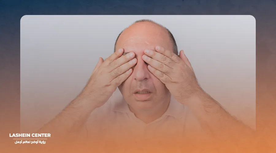 What are the symptoms of cataracts?